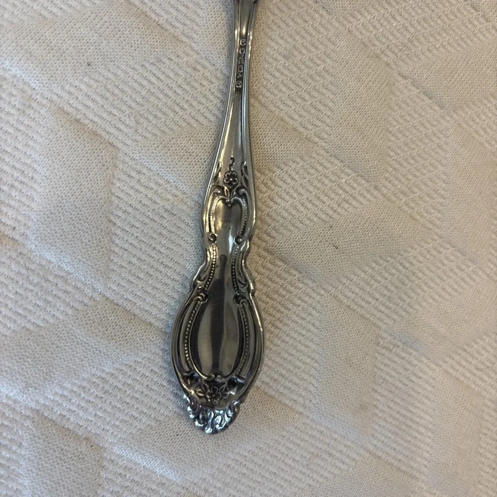 Oneida FREDERICK II Stainless Shell Sugar Spoon Cube Mark Flatware 6 3/8